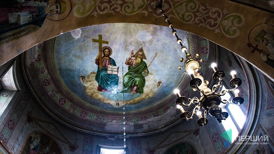 Церква від графа Браницького. Всередині - ікони зі слідами від куль.  #ДОРОГОЮ НА СВІТЯЗЬ
