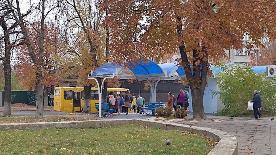 Луцький маршрут №26 просять продовжити. Що кажуть пасажири, водії і влада