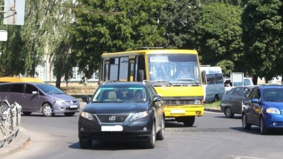 У Луцьку на кільці біля «Променя» змінили схему руху. Як їздити?