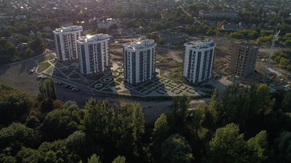 У «Суперновій» зводять 7-й будинок. Відеозвіт з будівництва