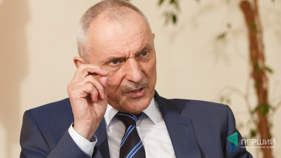 «Хай бурштин лежить до кращих часів», - голова ОДА Олександр Савченко