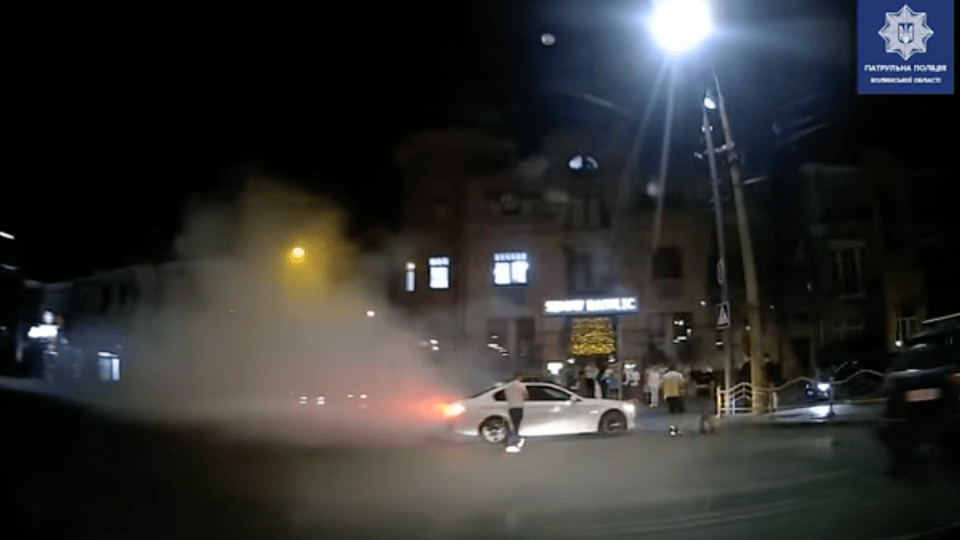 У центрі Луцька п'яний водій «дрифтував» на BMW. Його взяли у кайданки. Відео