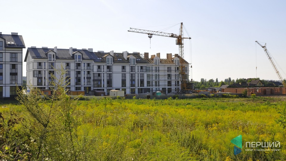 Як розбудовують ЖК «Юпітер»: у 2-му будинку завершують фасад. ФОТО