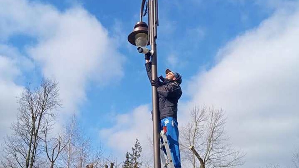 У Центральному парку Луцька почали встановлювати систему відеонагляду