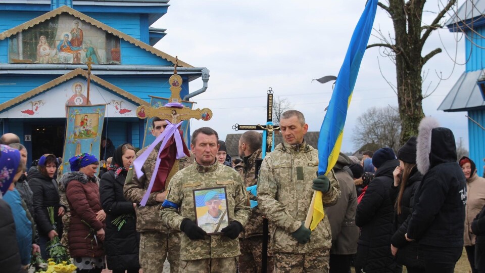 На Маневиччині попрощались із загиблим Героєм