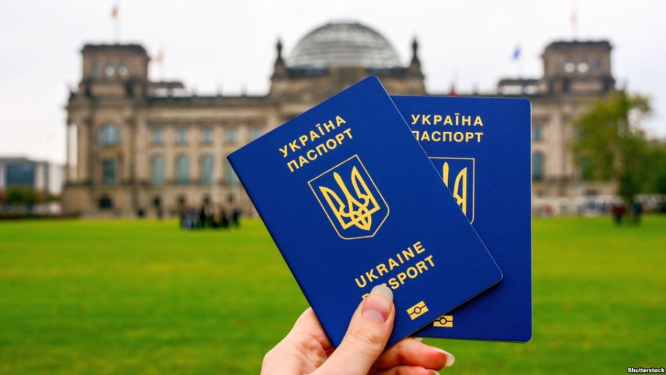 Український паспорт став бажанішим у світі