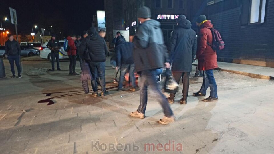 В центрі Ковеля сталася масова бійка. На місці працювала поліція і «швидка»