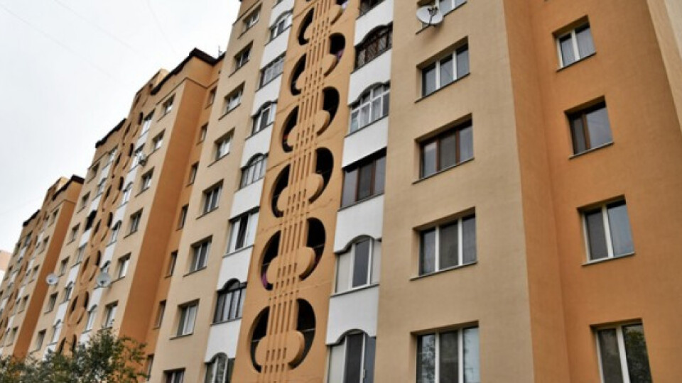 Мер Рівного просить голів ОСББ закрити горища та інформувати про ймовірні мітки на дахах