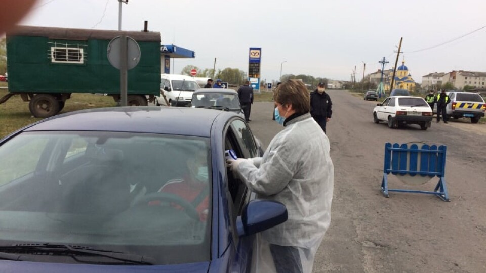 На в'їздах до Старої Вижівки встановили карантинні пункти