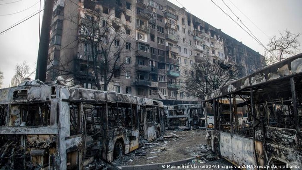 В Маріуполі окупанти почали спалювати вбитих містян в мобільних крематоріях