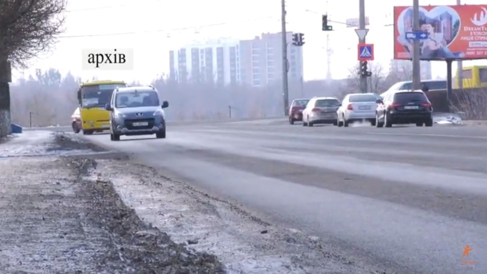 Луцькі депутати «вкоротили» бюджет на ремонт доріг. ВІДЕО