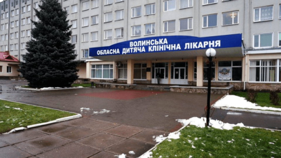 У Луцьку автобус збив 16-річну дівчину. Її госпіталізували