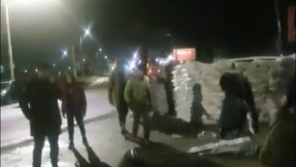У Луцьку зводять блокпости