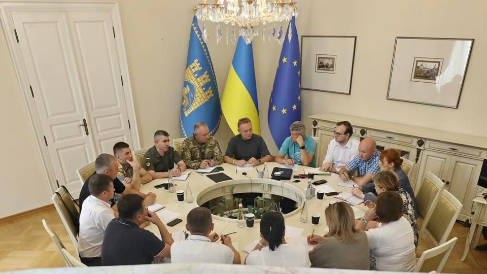 Садовий провів нараду і готується до оборони від білорусів