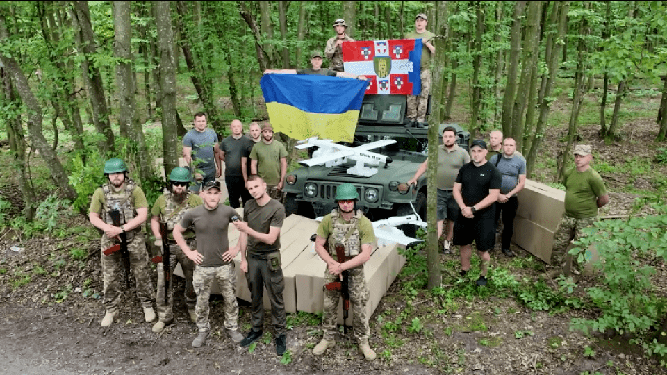 «Сотка на сотку 2»: волонтери передали 10 безпілотників бійцям 100 бригади
