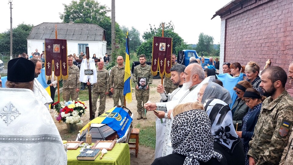 Без батька залишилось двоє синів: на Волині попрощалися з воїном Олександром Датчуком. ФОТО