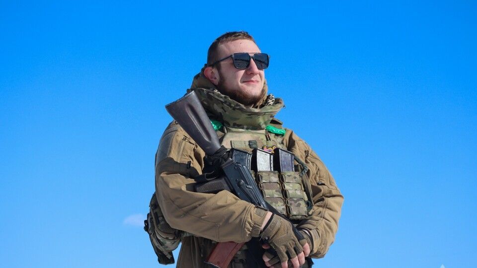 «Я з 18-ти на війні і майже нічого у житті, крім неї, не бачив». Історія бійця 100 ОМБр