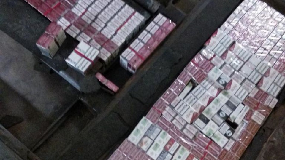 На «Ягодині» піймали дві вантажівки з контрабандою на 300 тисяч гривень. ФОТО