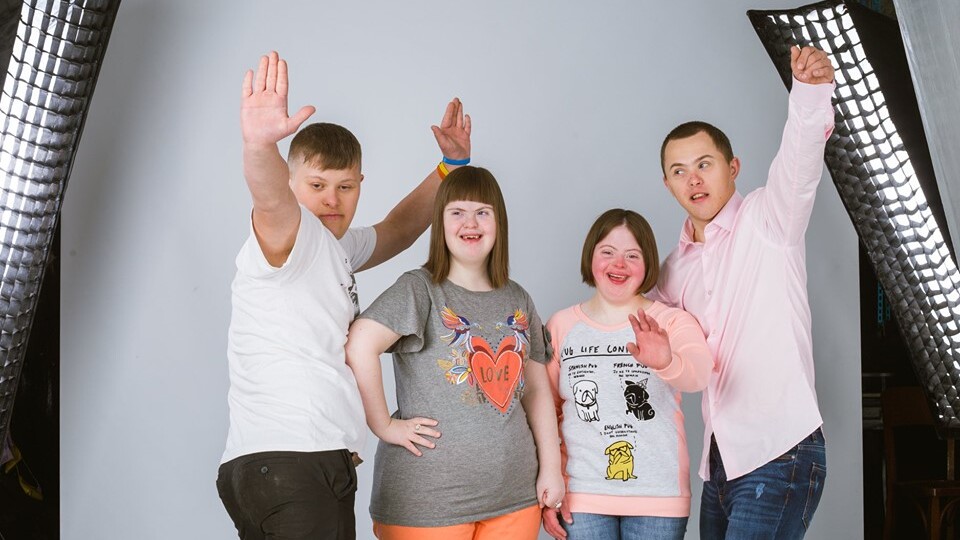 «Усі бачать хворобу, а не мене»: у Луцьку влаштували фотосесію для людей з інвалідністю