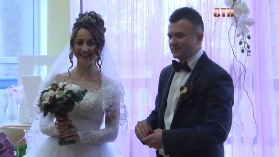 Як одружувалися у День святого Валентина в Нововолинську. ВІДЕО