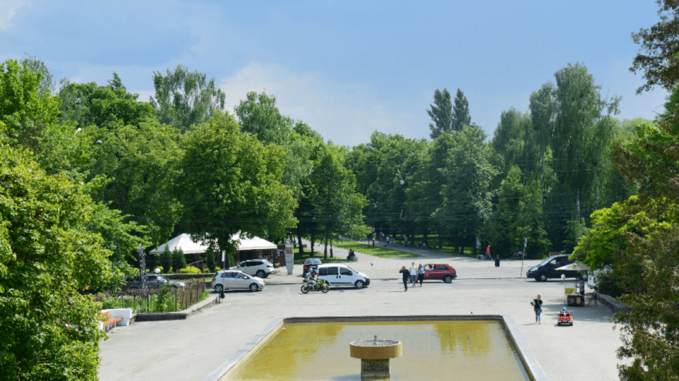 У Центральному парку в Луцьку обмежать рух автівок