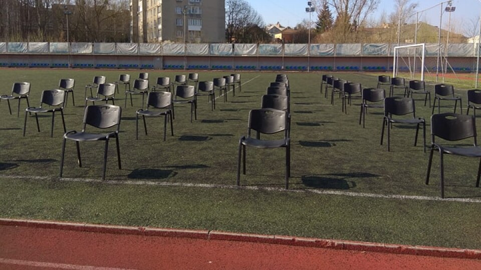Вхід – тільки з 36,6. Як на стадіоні готуються до сесії Луцькради