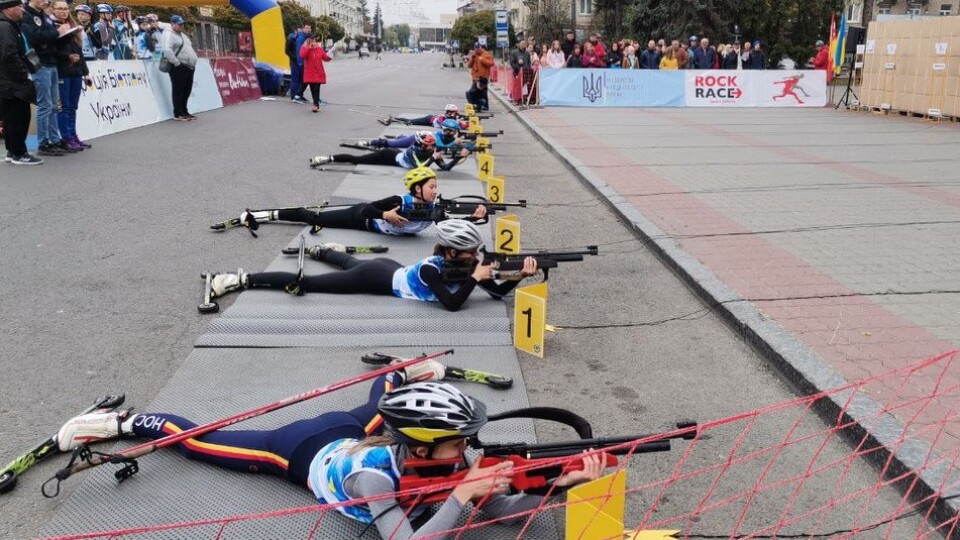 Вперше в Україні: у Луцьку відбулися змагання з вуличного біатлону