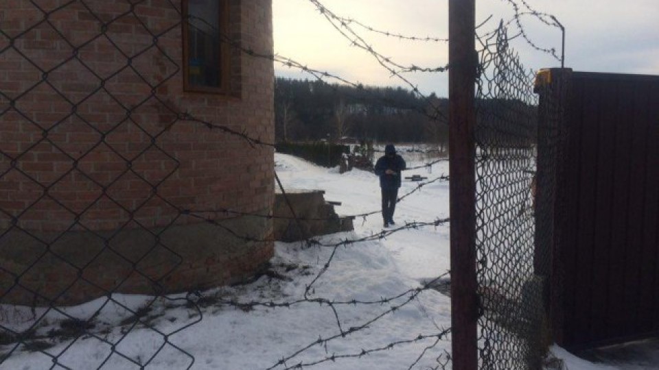 У селі під Луцьком обшукують будинок Василя Столяра. ФОТО