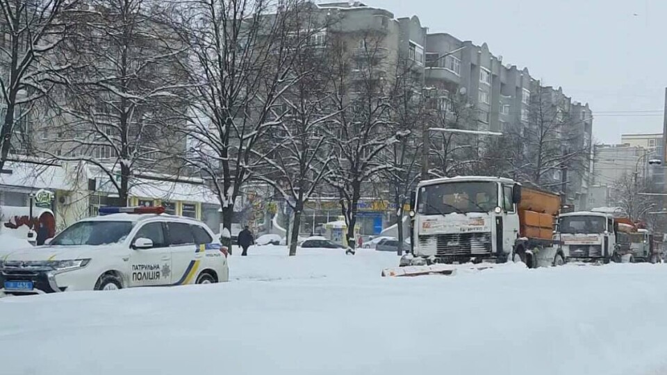 Посилено очищують приватні сектори. Луцьк продовжують визволяти зі снігового «полону»