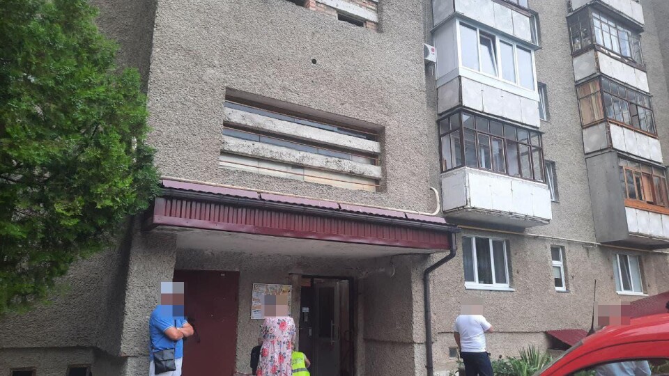 У Луцьку на Соборності сталося подвійне вбивство. Чоловік позбавив життя дружину та доньку