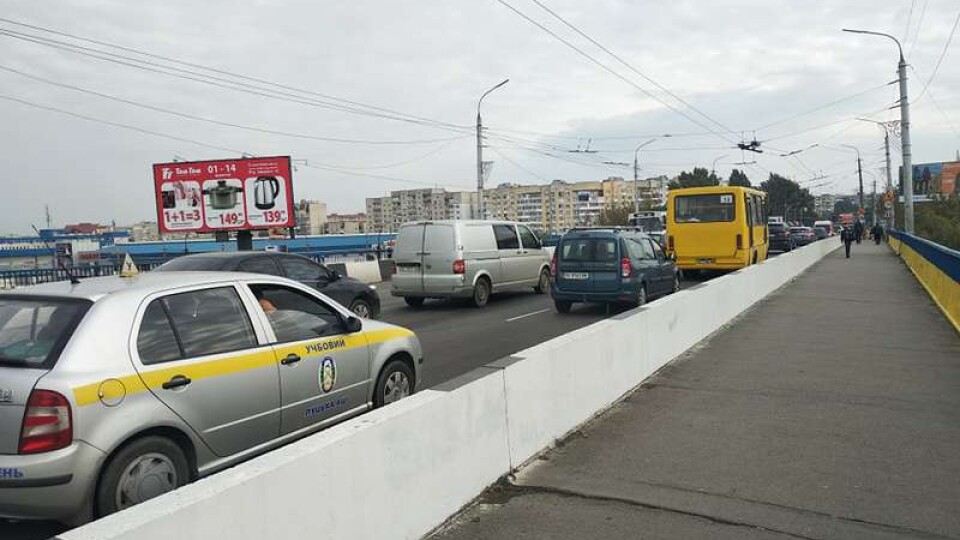 У Луцьку за 200 тисяч гривень відремонтують міст на Перемоги