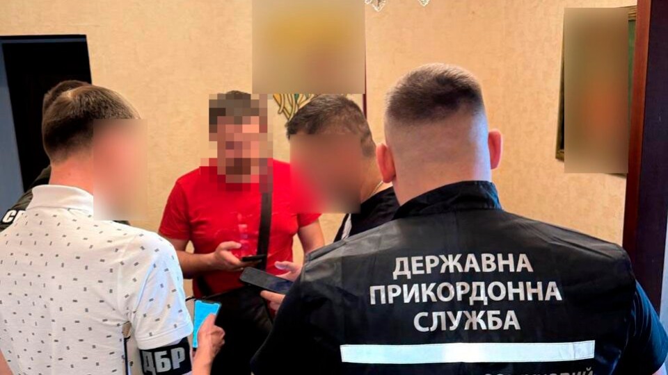 Затримали правоохоронця, який через Волинь переправляв ухилянтів