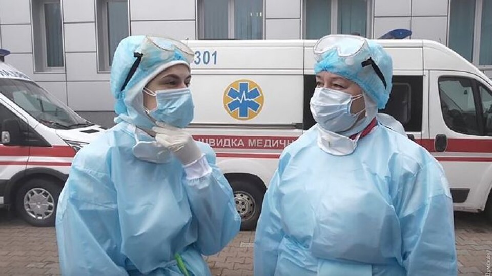 Ще майже сім тисяч українців захворіло на коронавірус