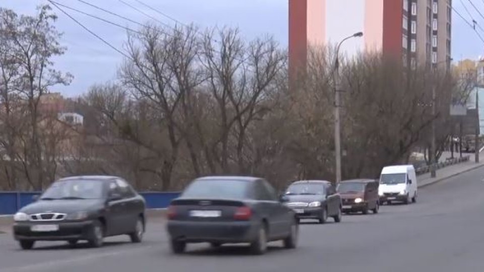 У луцькій мерії пояснили тріщини на ковельському мосту. ВІДЕО