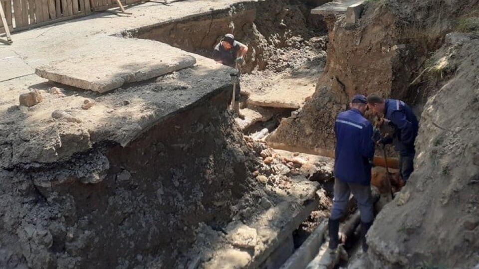 У Луцьку, через прорив труби, на декількох вулицях немає гарячої води
