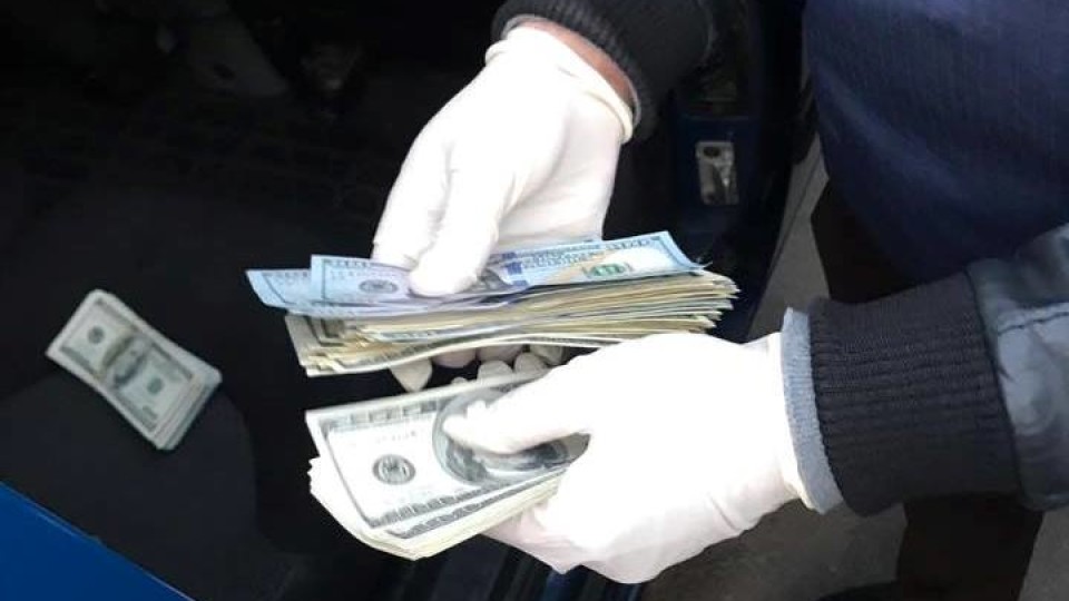 Чиновник Держгеокадастру вимагав у волинського підприємця 20 тисяч доларів хабара. ФОТО