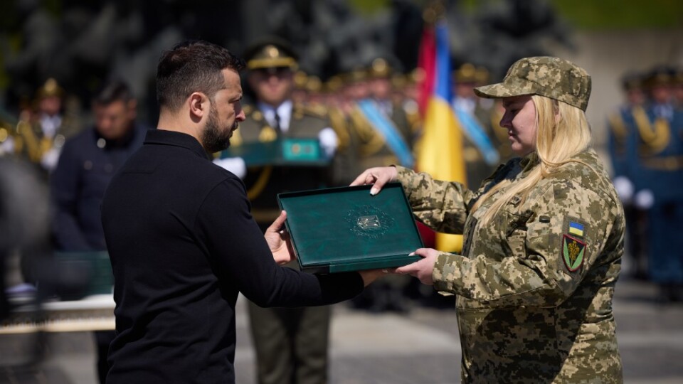 Бойова медикиня з Волині отримала нагороду від президента