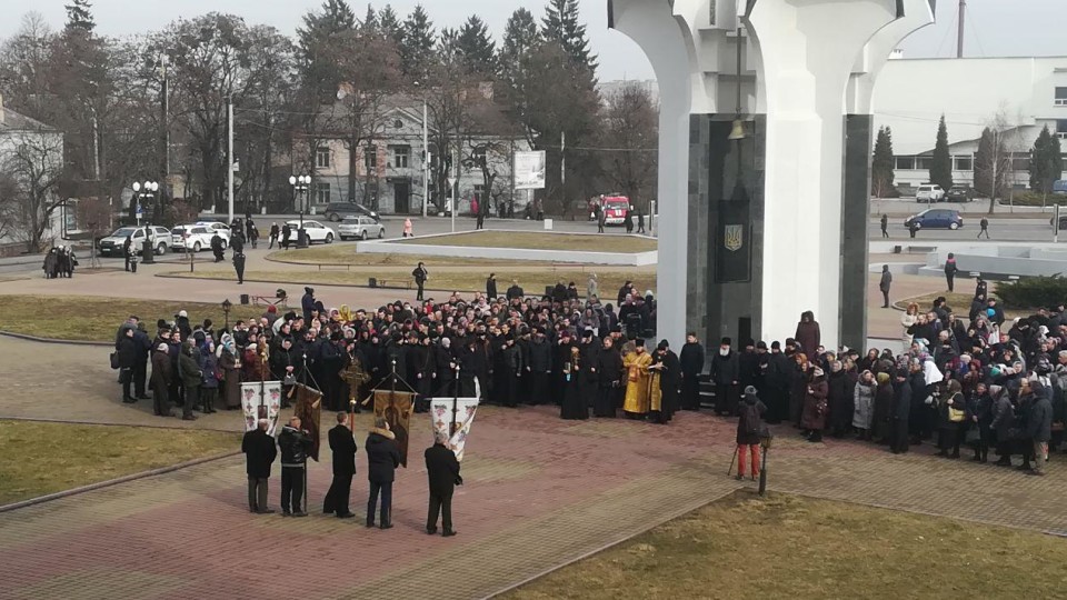 У Луцьку почалася акція протесту прихильників УПЦ МП. ФОТО