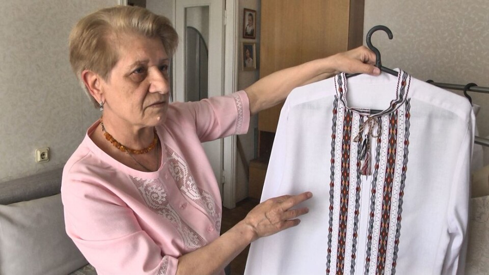 Волинянка майже 40 років створює вишиванки