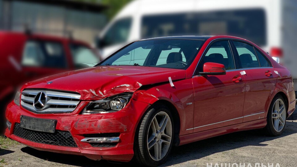 На Волині працівник СТО вкрав автомобіль та п'яним скоїв на ній ДТП
