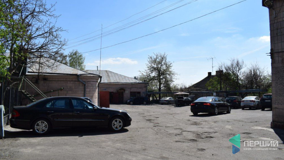 Де припаркувати автомобіль у центрі Луцька. ФОТО