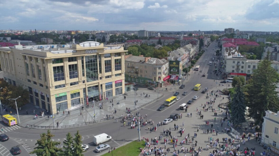 На деяких дорогах Луцька перекриють рух на День Незалежності. Перелік