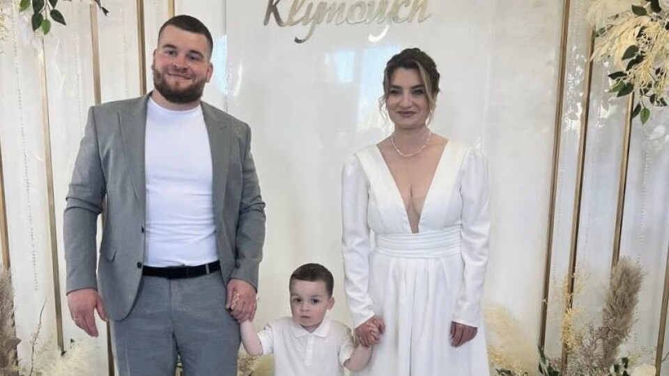 На Волині звільнений з полону воїн одружився з коханою