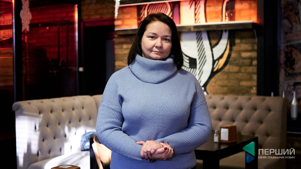 «При кровотечі другого шансу не буває». Рівнянка 8 років вчить військових рятувати себе