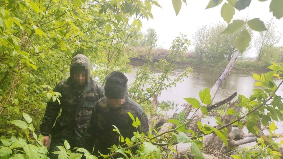 Прикордонники затримали двох волинян, які вплав через річку поверталися в Україну