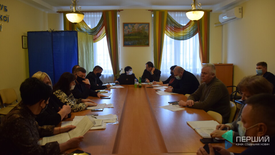 У Волиньраді стартували бюджетні слухання. Думають, як жити, коли в бюджеті  - мінус 30 млн