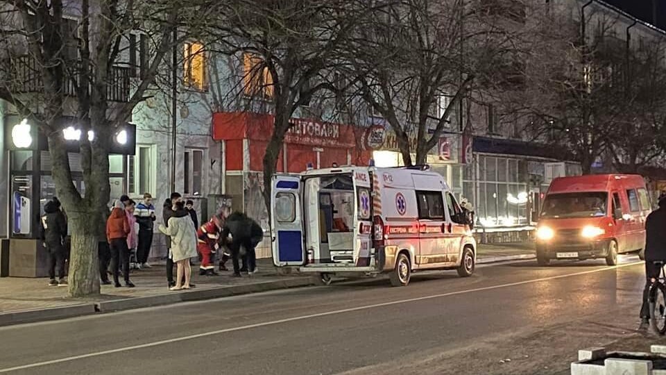 У Володимирі з балкона багатоповерхівки випав чоловік. Він помер у лікарні