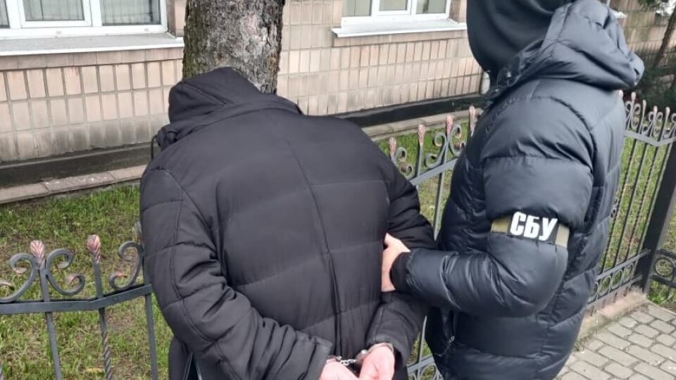 На Волині поліцейського викрили на хабарі 1 000 доларів
