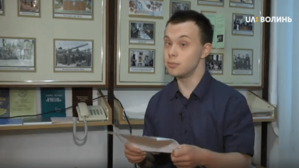 Лучанин із синдромом Дауна влаштувався на роботу. Якими були його перші робочі дні