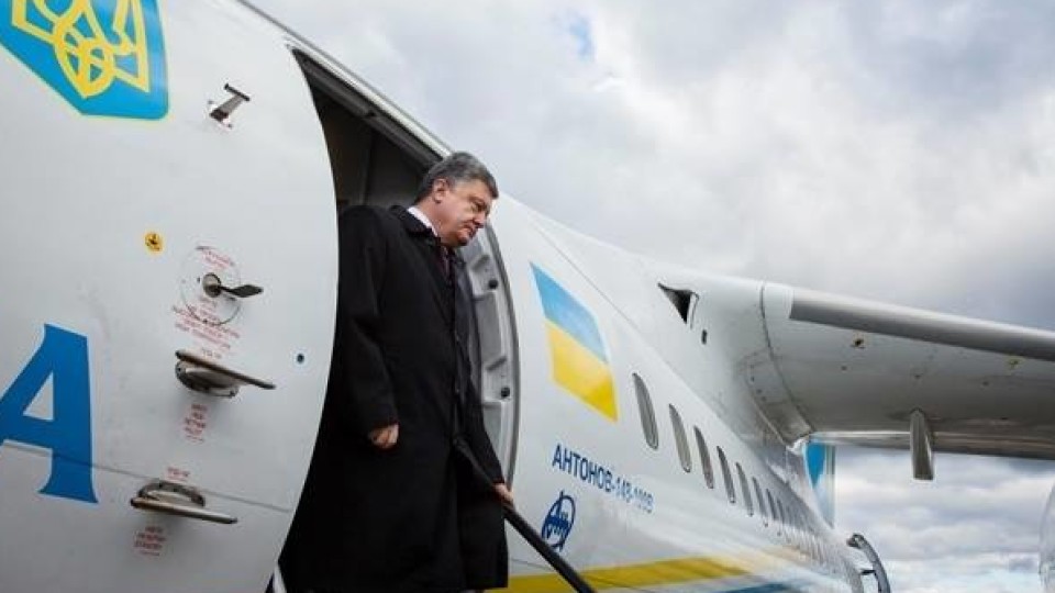 Петро Порошенко прилетів на Волинь